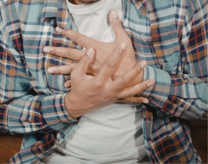 Tight Chest Feeling: What It May Indicate and How Circulation-Focused Therapy Can Help